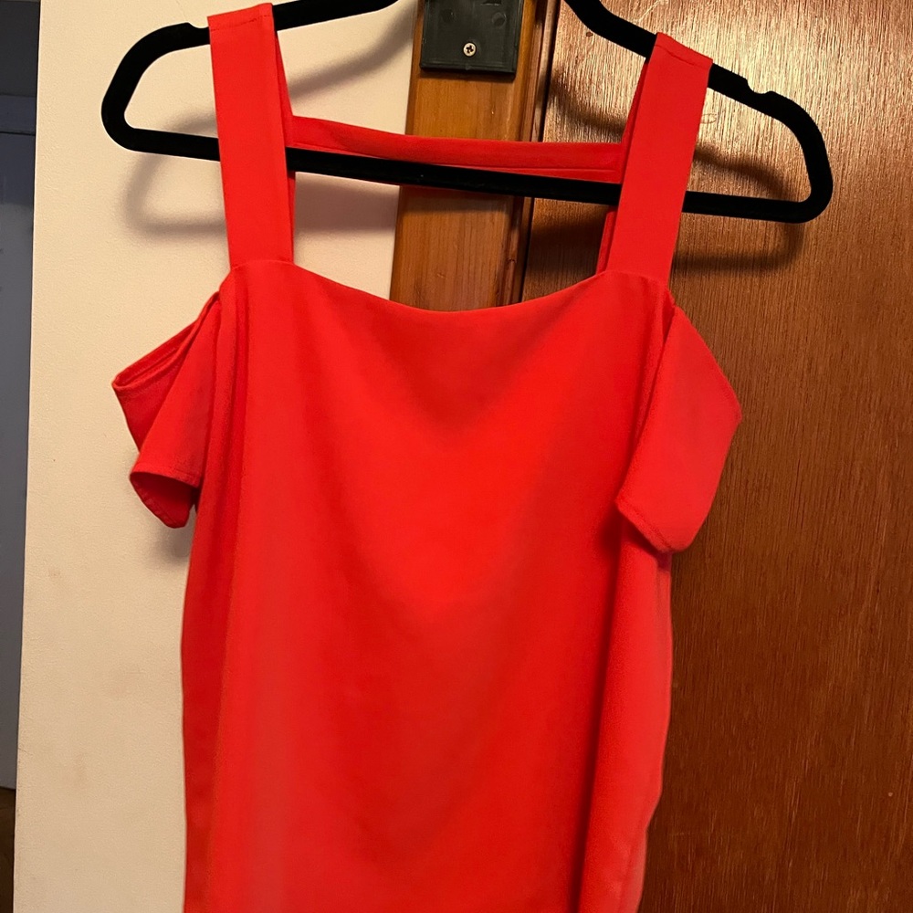 Cooper & Ella coral top size S